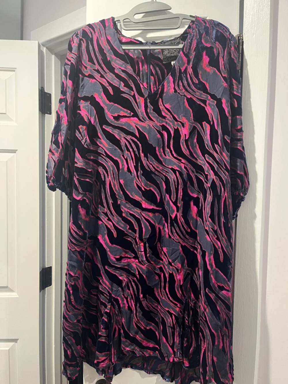NWT Johnny Was Aphrodite Blue Dress with Pink & Gray Abstract Wave Print M